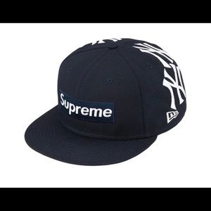 Supreme New York Yankee Box Logo New Ear